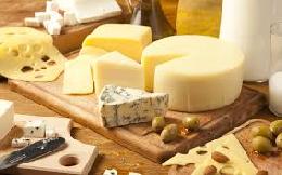 В октябре предприятиями РФ было произведено 51,5 тыс. тонн сыров и сырных продуктов