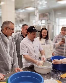 Томская делегация работает в Свердловской области Томская делегация работает в Свердловской области