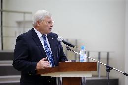 Губернатор Сергей Жвачкин утвердил программу капремонта спортзалов в сельских школах Губернатор Сергей Жвачкин утвердил программу капремонта спортзалов в сельских школах