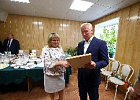 Губернатор Владимир Мазур вручил награды стрежевским аграриям
