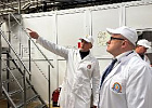 На заводе «Деревенское молочко» ежедневно перерабатывают до 150 тонн молока На заводе «Деревенское молочко» ежедневно перерабатывают до 150 тонн молока